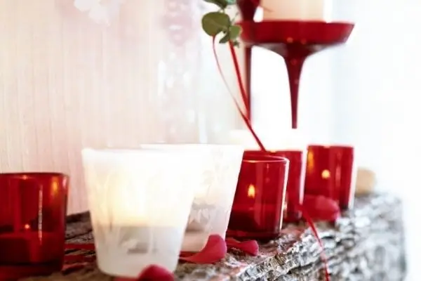 home-deco-Christmas-small-candleholders-white-glass-red-deco свечи красного и белого цветов