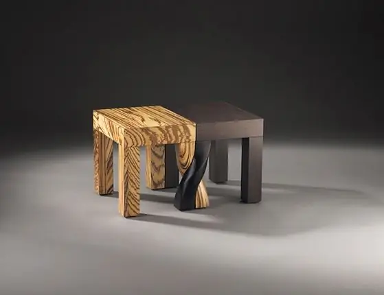 Переплетенные деревянные табуретки от Kan & Lau Design