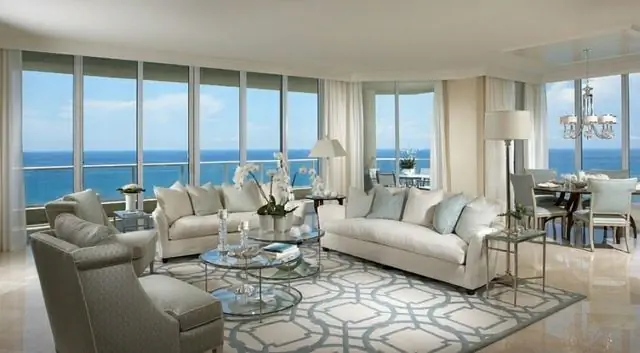 лето интерьер голубое белое окно в полный рост гостиная luxury lounge