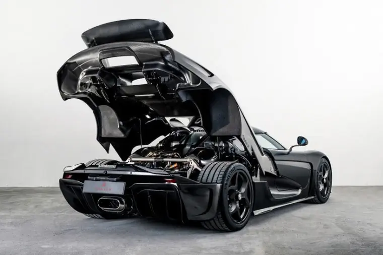 гиперкар koenigsegg regera - увеличить модель гиперкар koenigsegg regera - увеличить модель