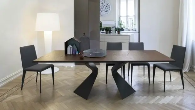Оригинальный дизайнерский стол Bonaldo.