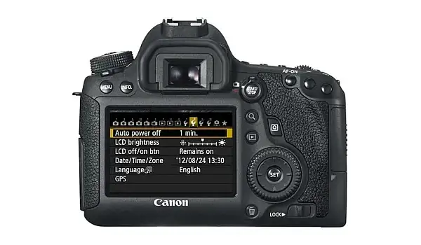 Полнокадровая зеркальная камера Canon 6D