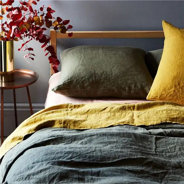 e0e6afe6-2242-4433-b2f6-cc5d42d44d23-2017-1117 hawkins-new-york stonewashed-linen-bedding-queen olive 1x1 mark-weinberg 0091 1 e0e6afe6-2242-4433-b2f6-cc5d42d44d23-2017-1117 hawkins-new-york stonewashed-linen-bedding-queen olive 1x1 mark-weinberg 0091 1