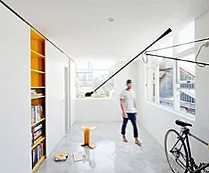 Micro Apartment скрывает свой игривый декор за раздвижными дверями Micro Apartment скрывает свой игривый декор за раздвижными дверями