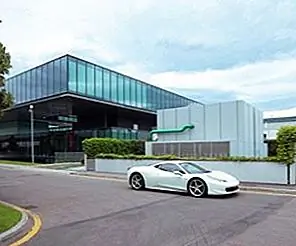 Фабрика Ferrari, взгляд за кулисами Фабрика Ferrari, взгляд за кулисами