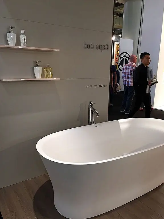 Выдвинутый в начале 2015 года Cape Cod от Philippe Starck - еще одна красивая линия сантехники и мебели для ванной комнаты, которая предлагает множество вариантов дизайна.