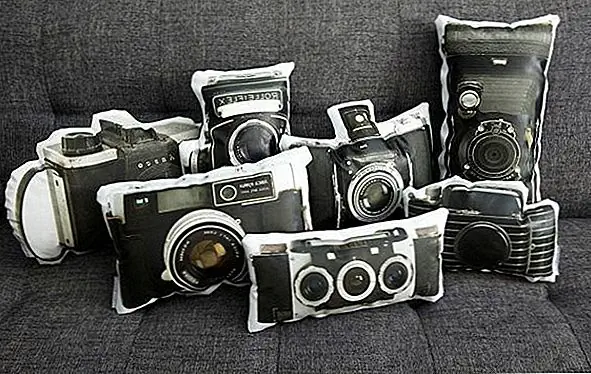 Это были мои первые фотографии, которые я все еще храню в своем альбоме. Даже сейчас я люблю фотографировать, хотя у меня есть другая камера, которая лучше и поможет мне удивить некоторые другие важные факты в моей жизни. Высокое качество и совершенство изображений, которые я получаю, заставляют меня ценить это больше, но я никогда не могу забыть о своей первой камере. Это были мои первые фотографии, которые я все еще храню в своем альбоме. Даже сейчас я люблю фотографировать, хотя у меня есть другая камера, которая лучше и поможет мне удивить некоторые другие важные факты в моей жизни. Высокое качество и совершенство изображений, которые я получаю, заставляют меня ценить это больше, но я никогда не могу забыть о своей первой камере.