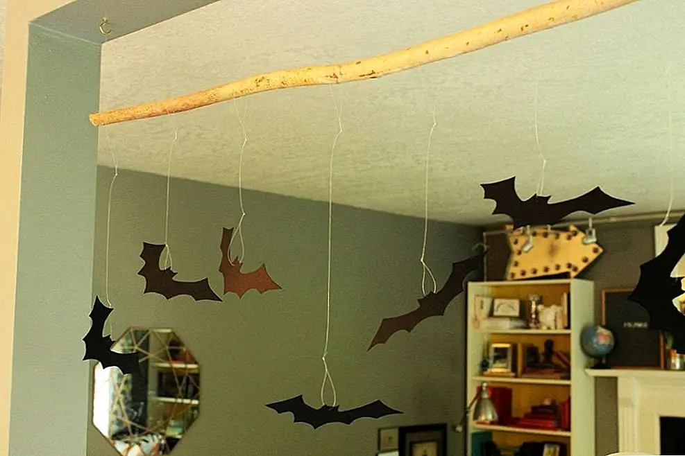 DIY Bat висячие отделения - Супер простой Хэллоуин украшения