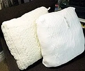 Простые DIY: Подушки для вязания кабеля вязания из старых свитеров Простые DIY: Подушки для вязания кабеля вязания из старых свитеров