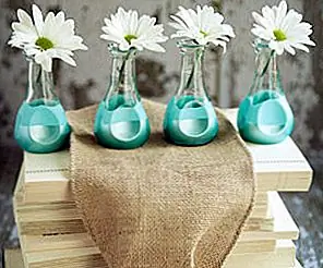 Прекрасные DIY бирюзовые краски Dipped Bud Vases