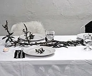 DIY Halloween Table Centerpiece DIY Halloween Table Centerpiece
