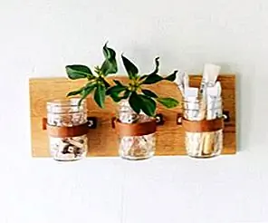 DIY Mason Jar Wall Organizer