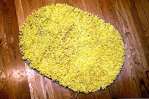 Как Upcycle Старые футболки В Funky Area Rugs