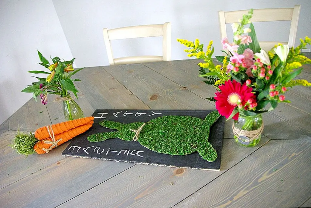 В последний милый DIY Moss Easter Bunny