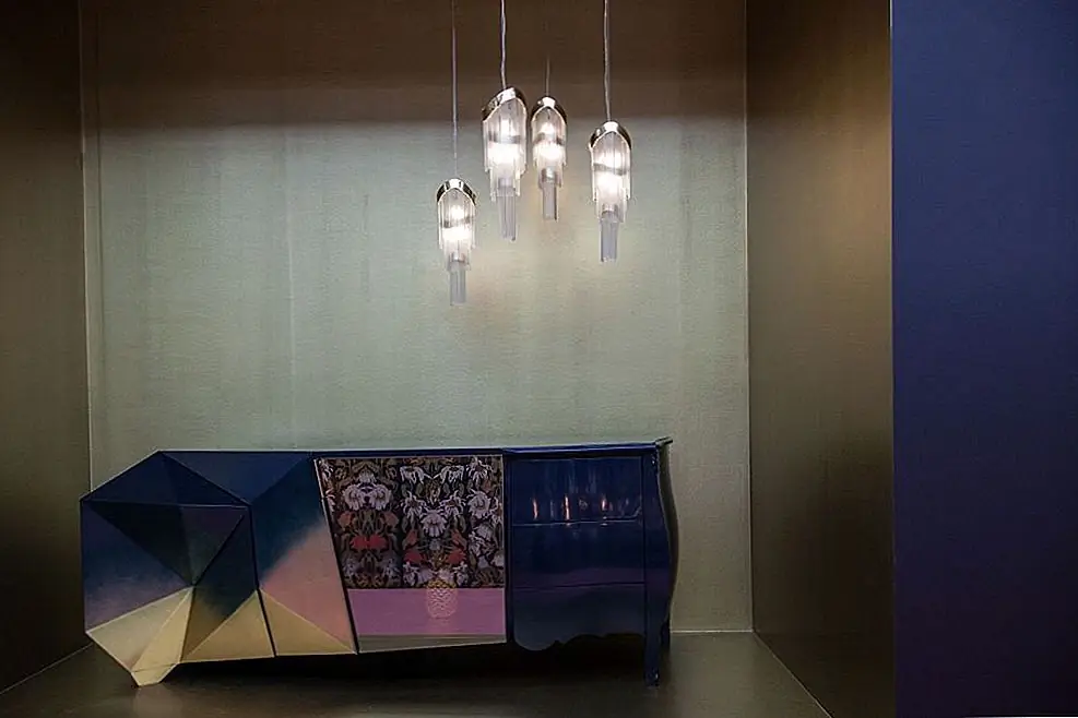 Что делает Credenza выделиться из других подобных мебелей