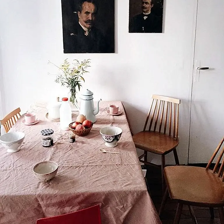 Вы всегда публикуете фотографии натюрморта на вашем Instagram? Добавьте живопись натюрморта, чтобы дать вам вдохновение для этих фотографий, а также украсить ваши фотографии утреннего завтрака. (через @zigouis)