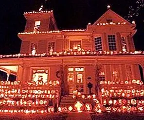 Используйте Pumpkins Чтобы украсить свой дом на Хэллоуин Используйте Pumpkins Чтобы украсить свой дом на Хэллоуин