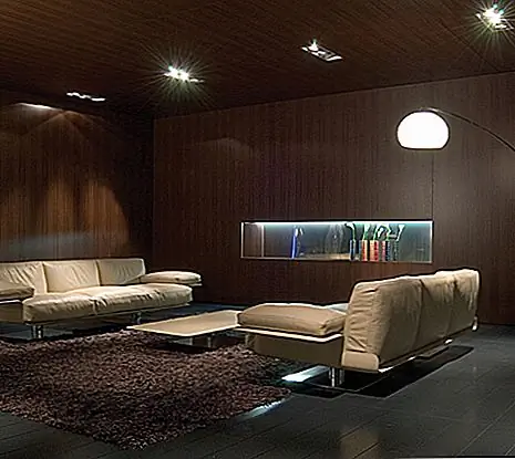 Коллекция Landing Sofa доступна в различных размерах 260, 230, 210 и 190 см. - и дополняется креслом 120 см.; Также доступны два кофейных столика, полностью покрытых седловой кожей, один квадрат 95 × 95 см. и один прямоугольник 140 × 70 см. Коллекция Landing Sofa доступна в различных размерах 260, 230, 210 и 190 см. - и дополняется креслом 120 см.; Также доступны два кофейных столика, полностью покрытых седловой кожей, один квадрат 95 × 95 см. и один прямоугольник 140 × 70 см.