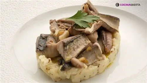 Вердель (скумбрия) с чесноком и картофельным пюре от Карлоса Аргиньяно: питательное блюдо из рыбы
