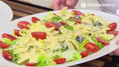 Эскарол, паста и салат карри Эскарол, паста и салат карри