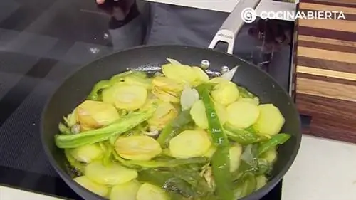 Жареный хвост хека с картофелем