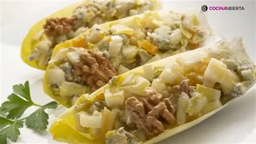 Эндив с голубым сыром и грецкими орехами от Karlos Arguiñano