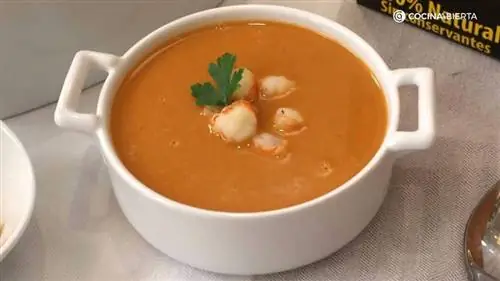 Суп из морепродуктов с овощами, звездное рождественское блюдо!
