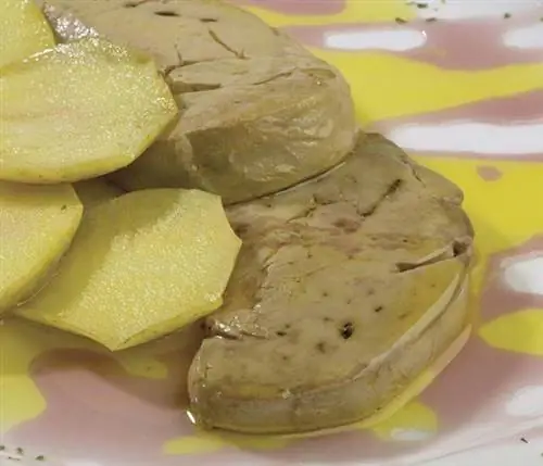 Фуа из свежей утки с яблочными медальонами Reineta del Bierzo и соусом Porto Фуа из свежей утки с яблочными медальонами Reineta del Bierzo и соусом Porto