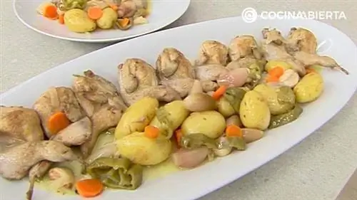 Перепелка с картофелем и маринованным луком-шалотом