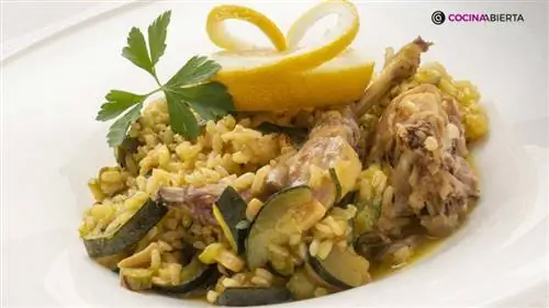Коричневый рис с кроликом и овощами от Карлоса Аргиньяно Коричневый рис с кроликом и овощами от Карлоса Аргиньяно