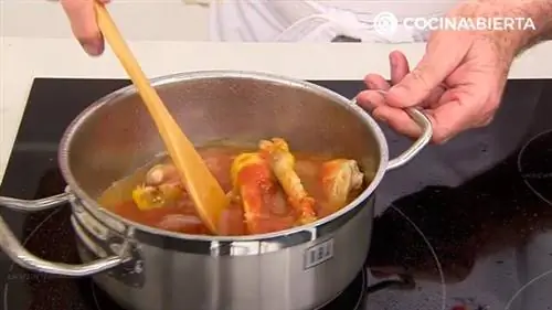 Куриные бедра, фаршированные ветчиной и перцем (с рукколой): рецепт самой сочной запеканки от Карлоса Аргиньяно - шаг 1 Куриные бедра, фаршированные ветчиной и перцем (с рукколой): рецепт самой сочной запеканки от Карлоса Аргиньяно - шаг 1