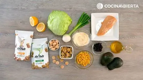 Ингредиенты рецепта куриного салата с майонезом из авокадо