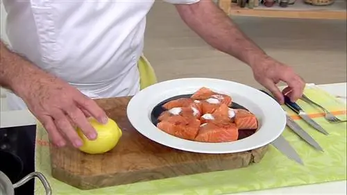 Маринованный лосось с рисом и тортильей Маринованный лосось с рисом и тортильей