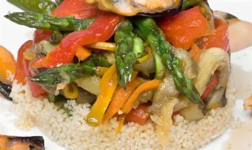 Овощной тимбале с кускусом и мидиями
