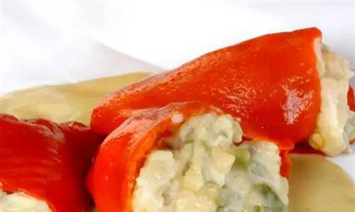 Перец пикильо, фаршированный тертой треской
