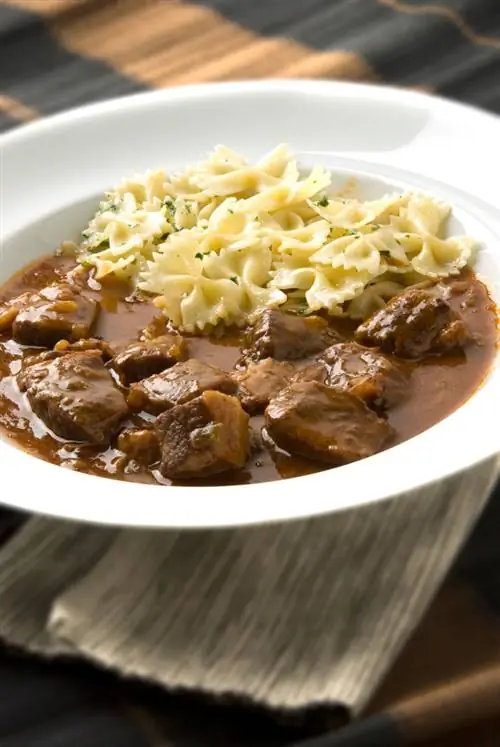 гуляш с макаронами гуляш с макаронами