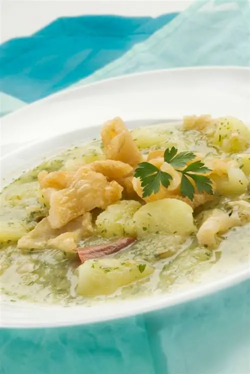Картофельное рагу в зеленом соусе с рубцом трески Картофельное рагу в зеленом соусе с рубцом трески