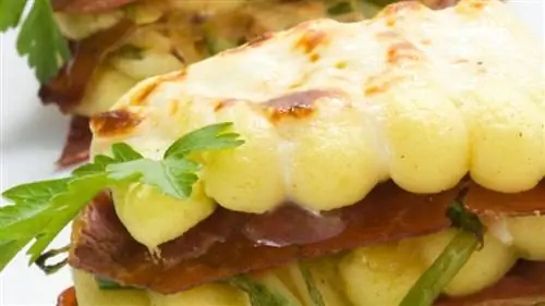 Лазанья с ветчиной и картофелем с сыром Лазанья с ветчиной и картофелем с сыром