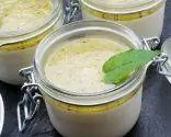 Йогуртовый мусс с соусом из киви Йогуртовый мусс с соусом из киви