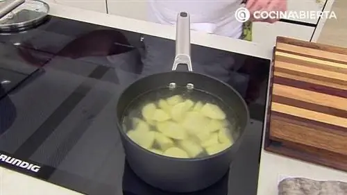 Угорь в шафрановом соусе