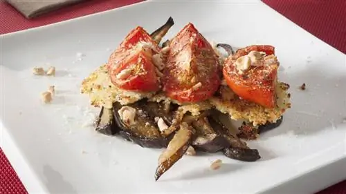 Блины из кускуса с жареными баклажанами и помидорами Блины из кускуса с жареными баклажанами и помидорами