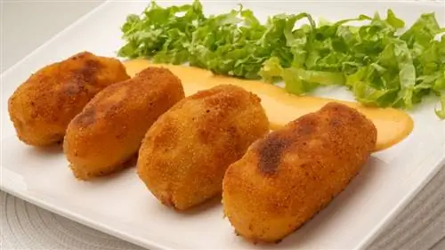 Картофельные крокеты, цисторра и сыр