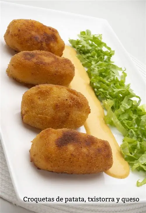 Картофельные крокеты, цисторра и сыр.
