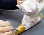 Шаг 2 - Кошка вешает гойи