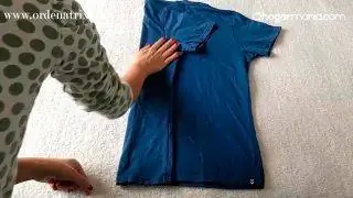 Как сложить футболки как у Мари Кондо, шаг 1 Как сложить футболки как у Мари Кондо, шаг 1
