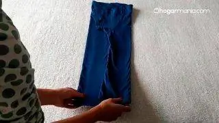 Как сложить футболки по методу Мари Кондо, шаг 2 Как сложить футболки по методу Мари Кондо, шаг 2