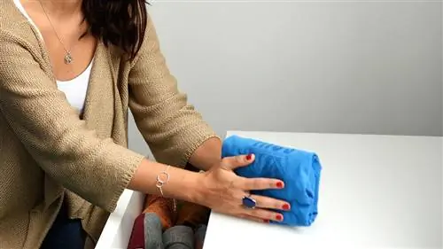 Как складывать рубашки по методу Мари Кондо
