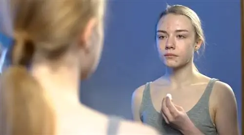 8 способов применения масла чайного дерева, о которых вы должны знать 8 способов применения масла чайного дерева, о которых вы должны знать