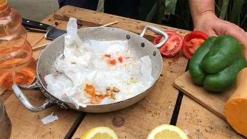 удалить семена из помидор
