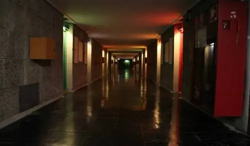 Одна из улиц Cité Radieuse. Одна из улиц Cité Radieuse.